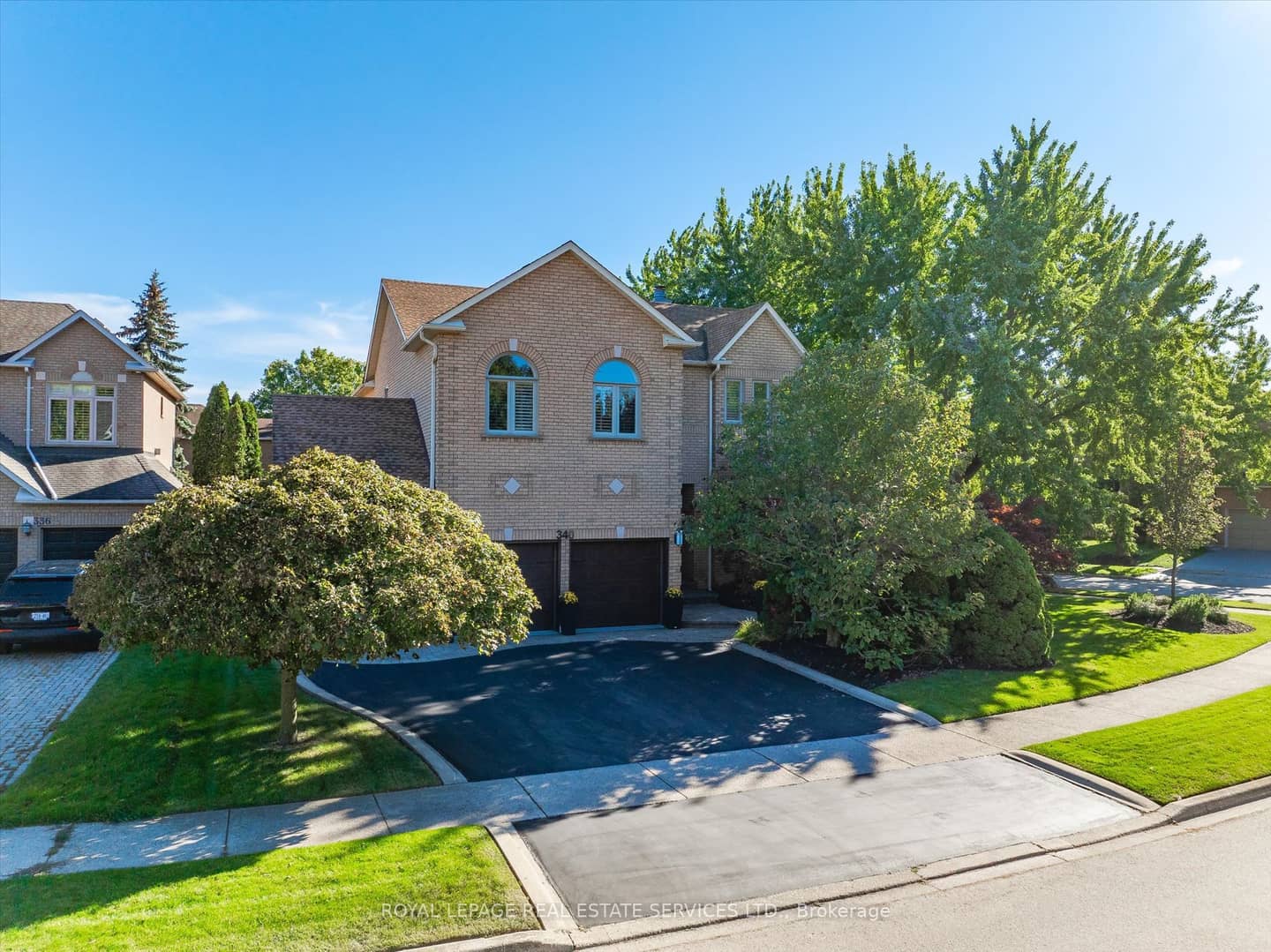 340 Oakridge Court, Oakville, ON L6H 5T9