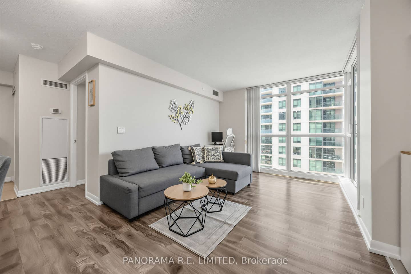 215 Sherway Gardens Road 807, Toronto, ON M9C 0A4