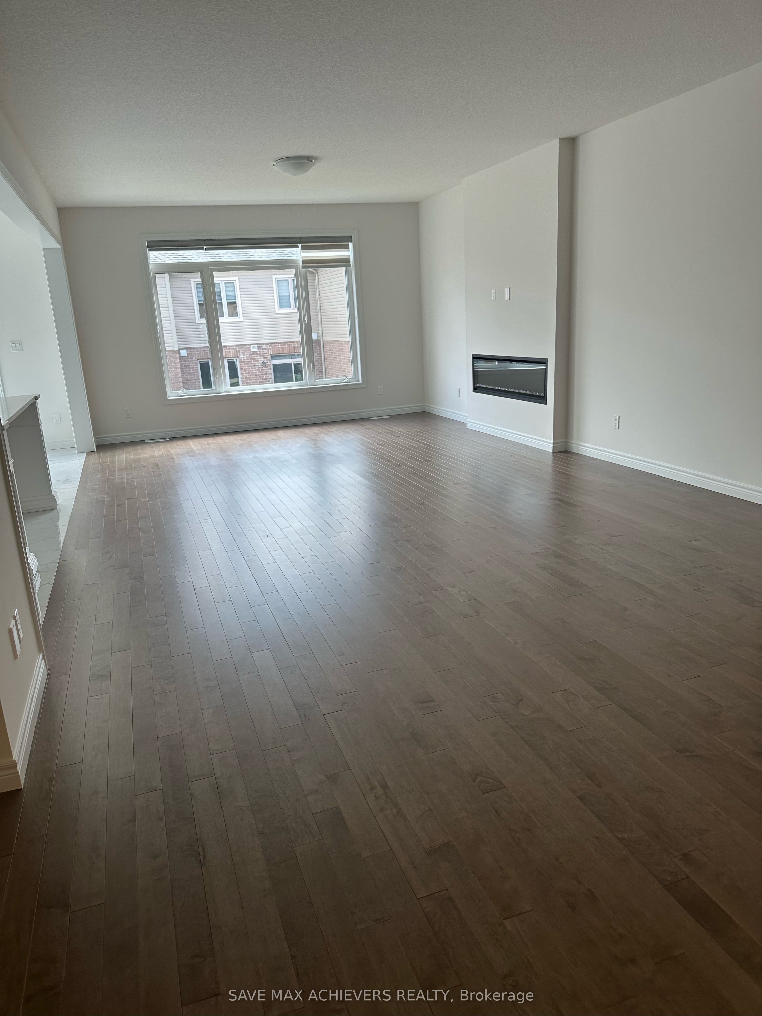 11 Sugar Trail E, Kitchener, ON N3A 3E4