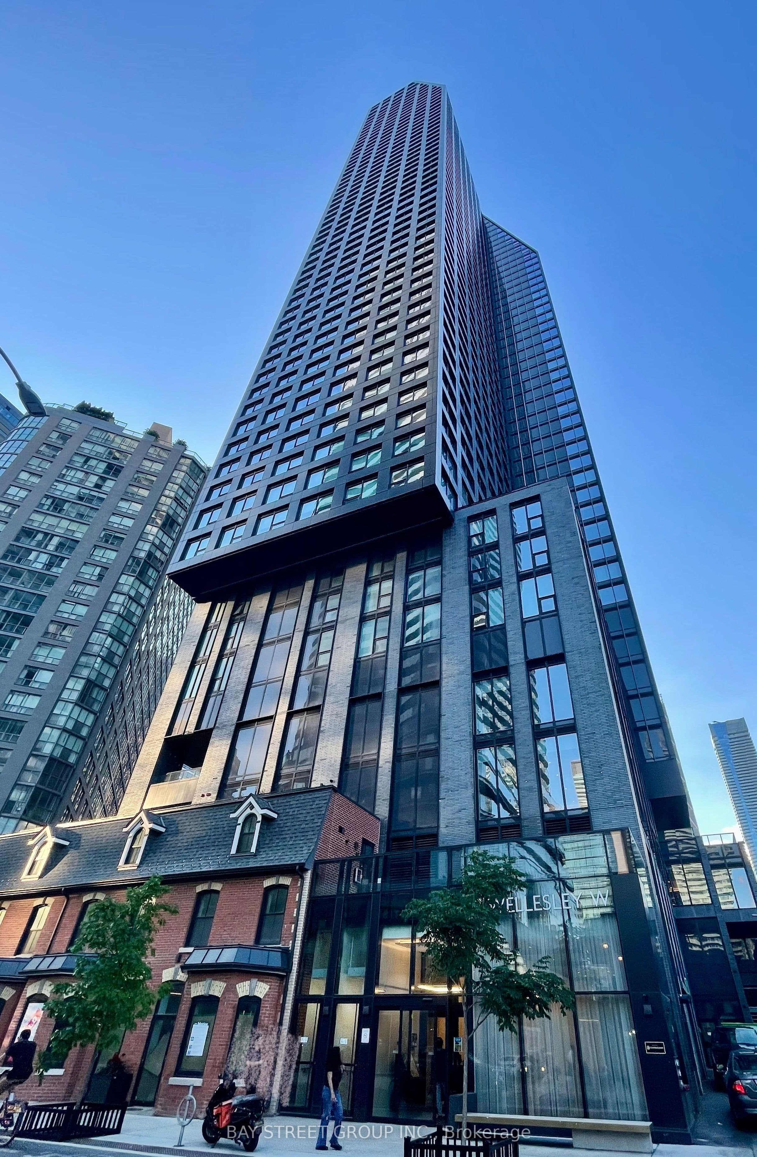8 Wellesley Street W 4009, Toronto, ON M4Y 0J5