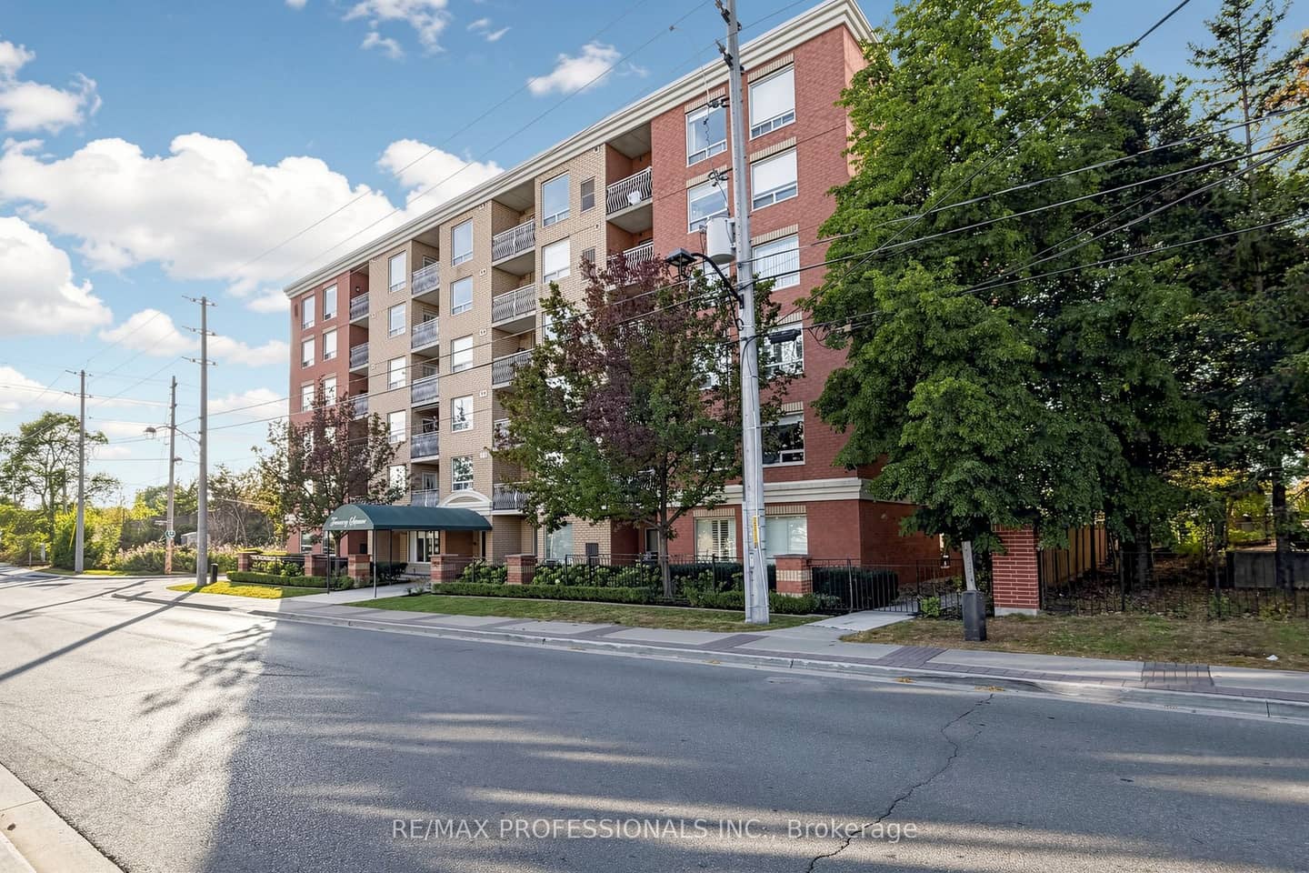 32 Tannery Street 205, Mississauga, ON L5M 6T6