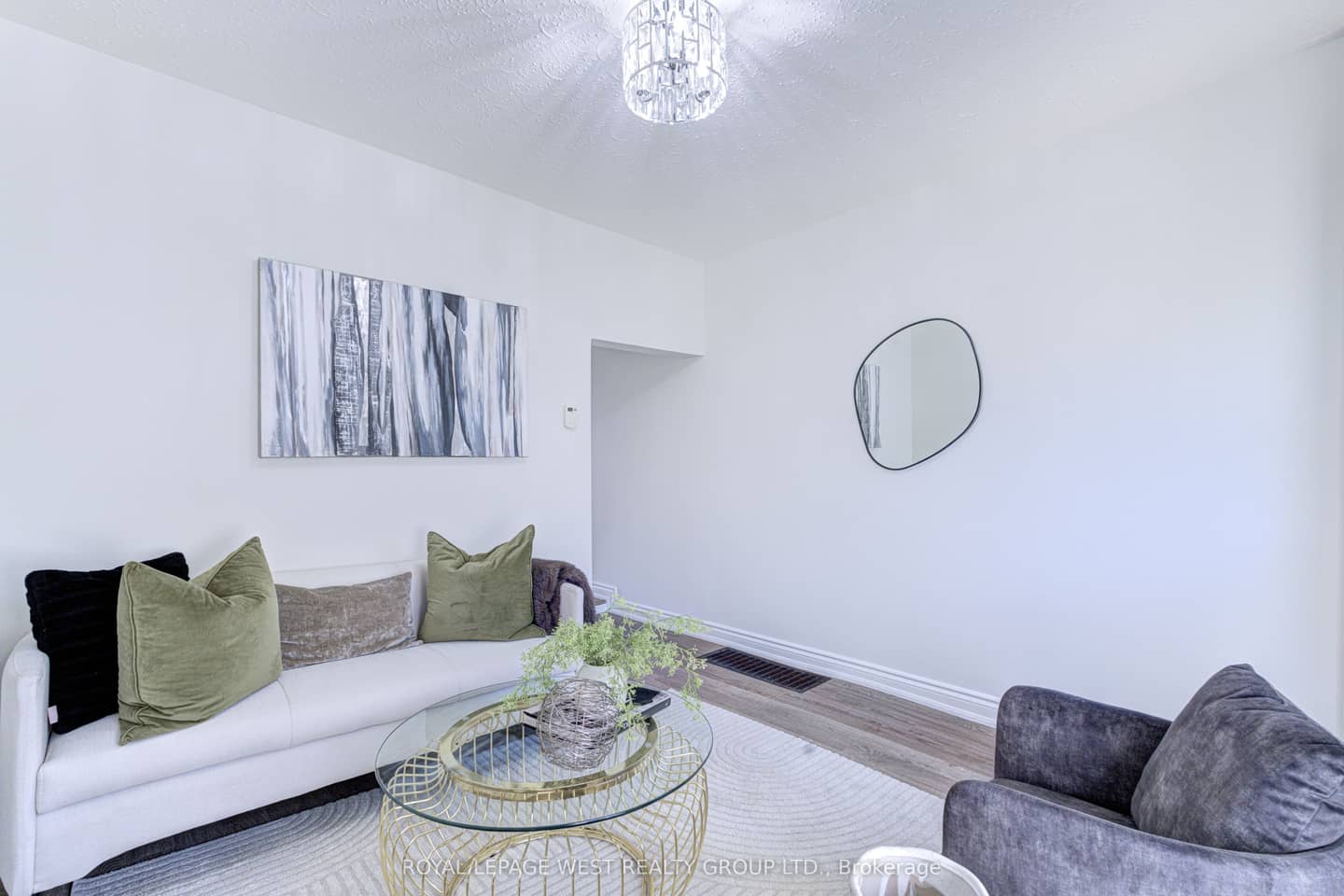 44 Fisher Street, Toronto, ON M6K 1V8