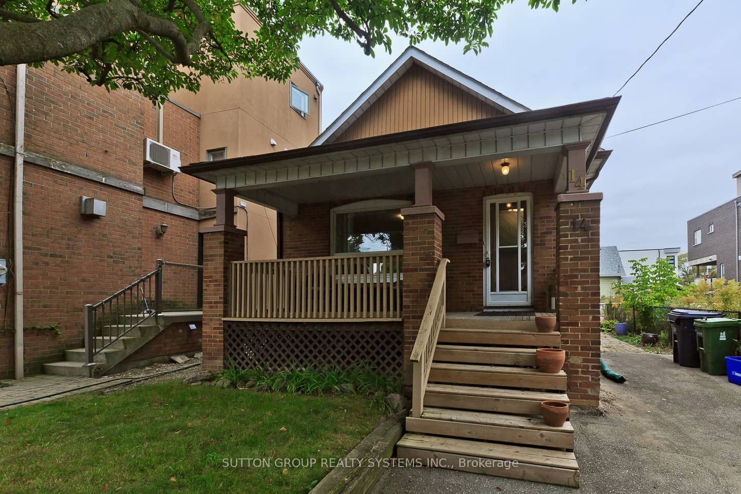 14 Lake Shore Drive, Toronto, ON M8V 1Z2