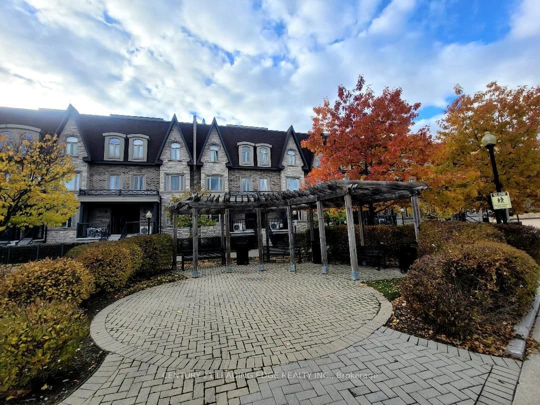 320 John Street 106, Markham, ON L3T 0B1