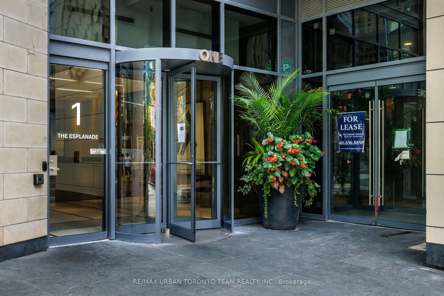 1 The Esplanade Avenue 2104, Toronto, ON M5E 0A8