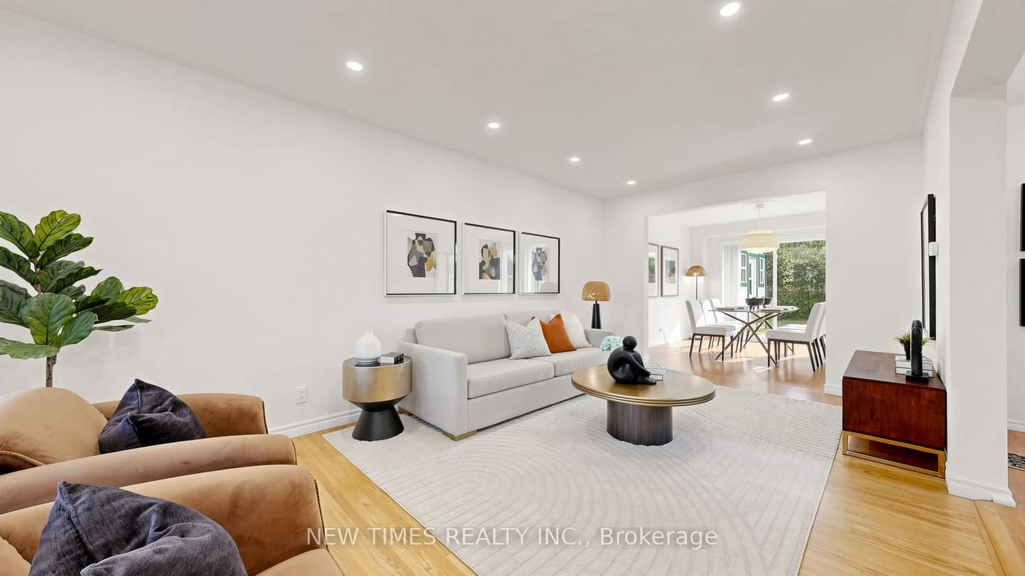 4 Ashstead Place, Toronto, ON M2J 3K1