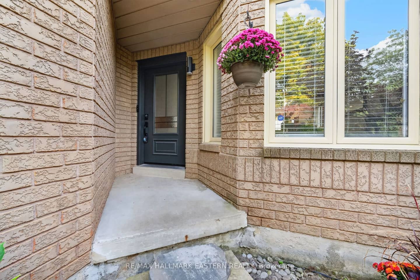 25 Edgerton Drive, Clarington, ON L1C 4S7