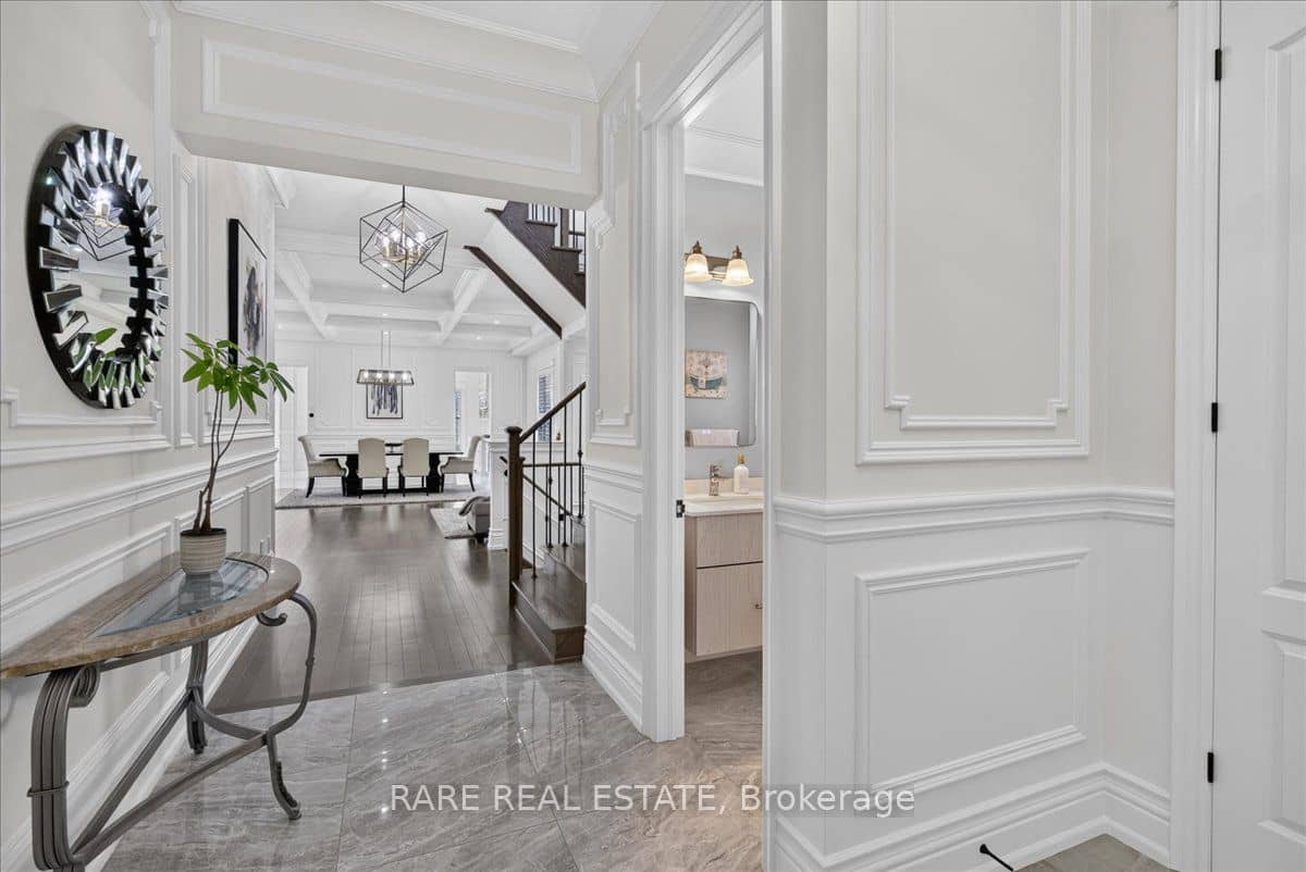 43 Pear Blossom Way, East Gwillimbury, ON L9N 0T1