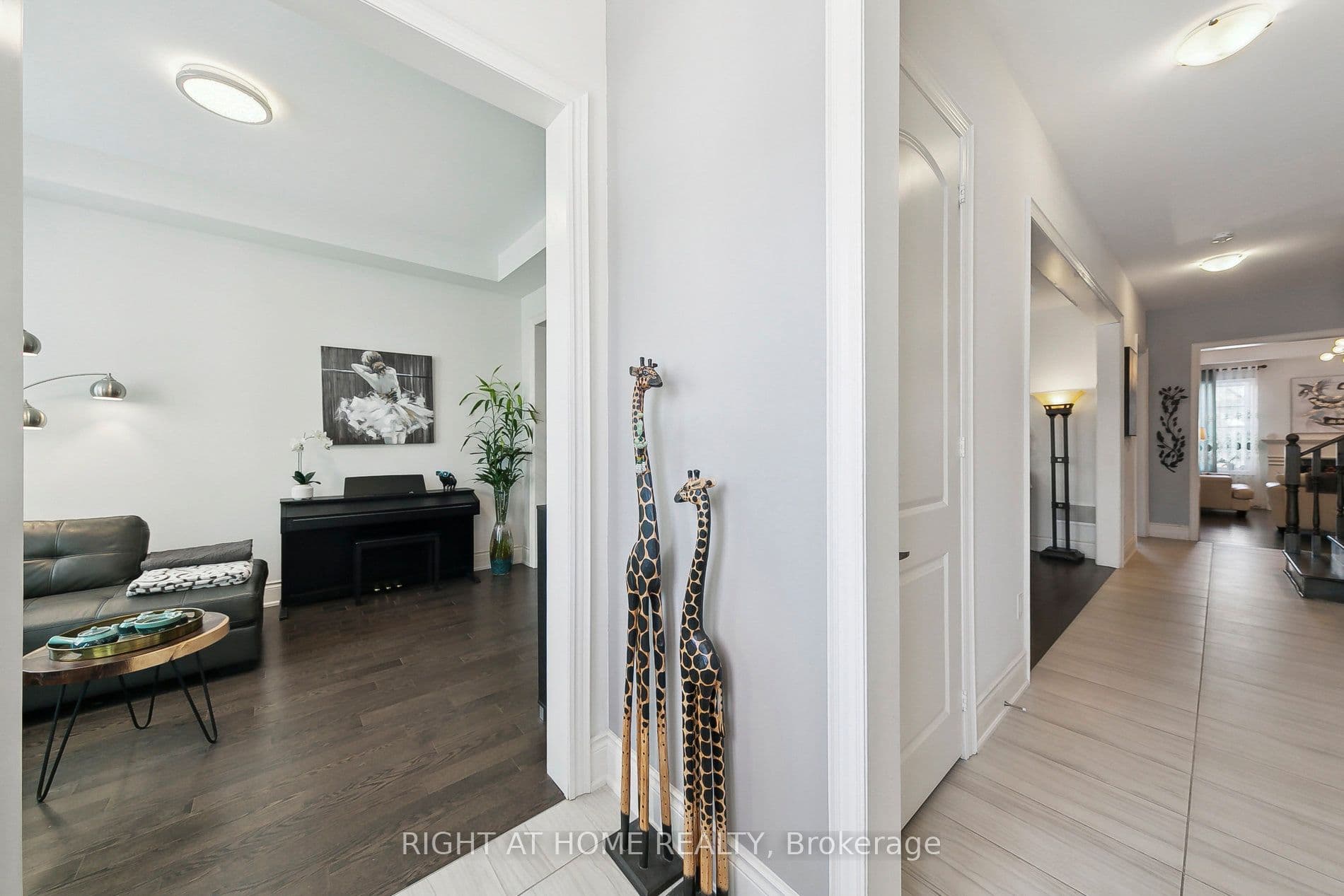 247 Humphrey Street, Hamilton, ON L8B 1X4