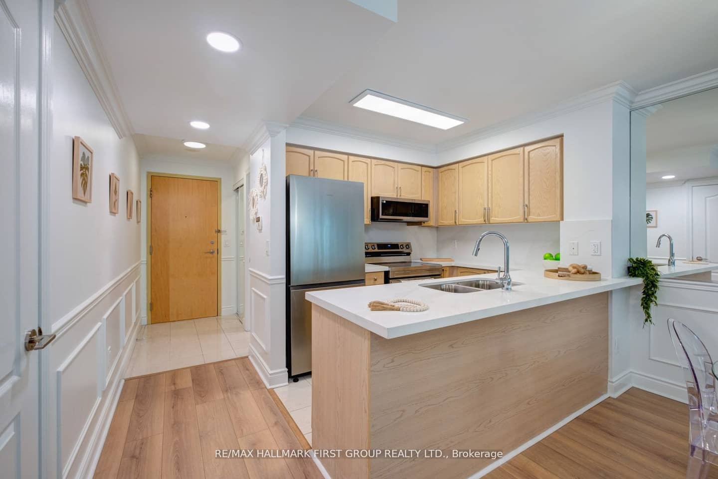 60 Brian Harrison Way 1008, Toronto, ON M1P 5J5