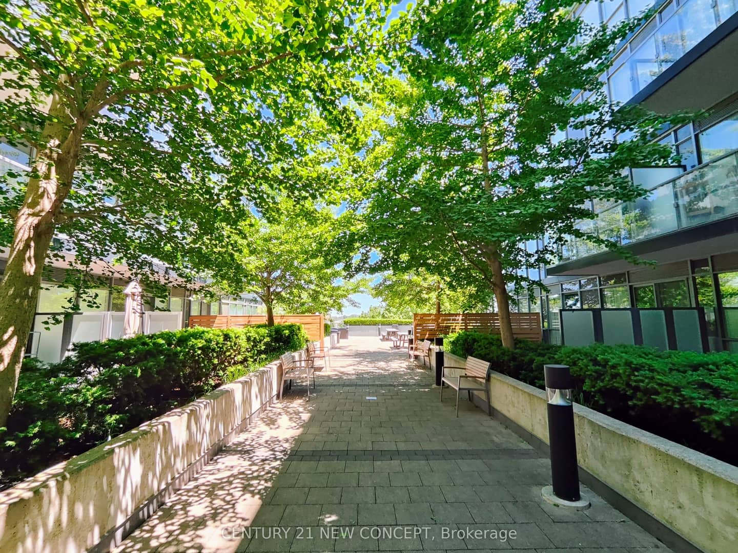 15 James Finlay Way 703, Toronto, ON M3M 0B3