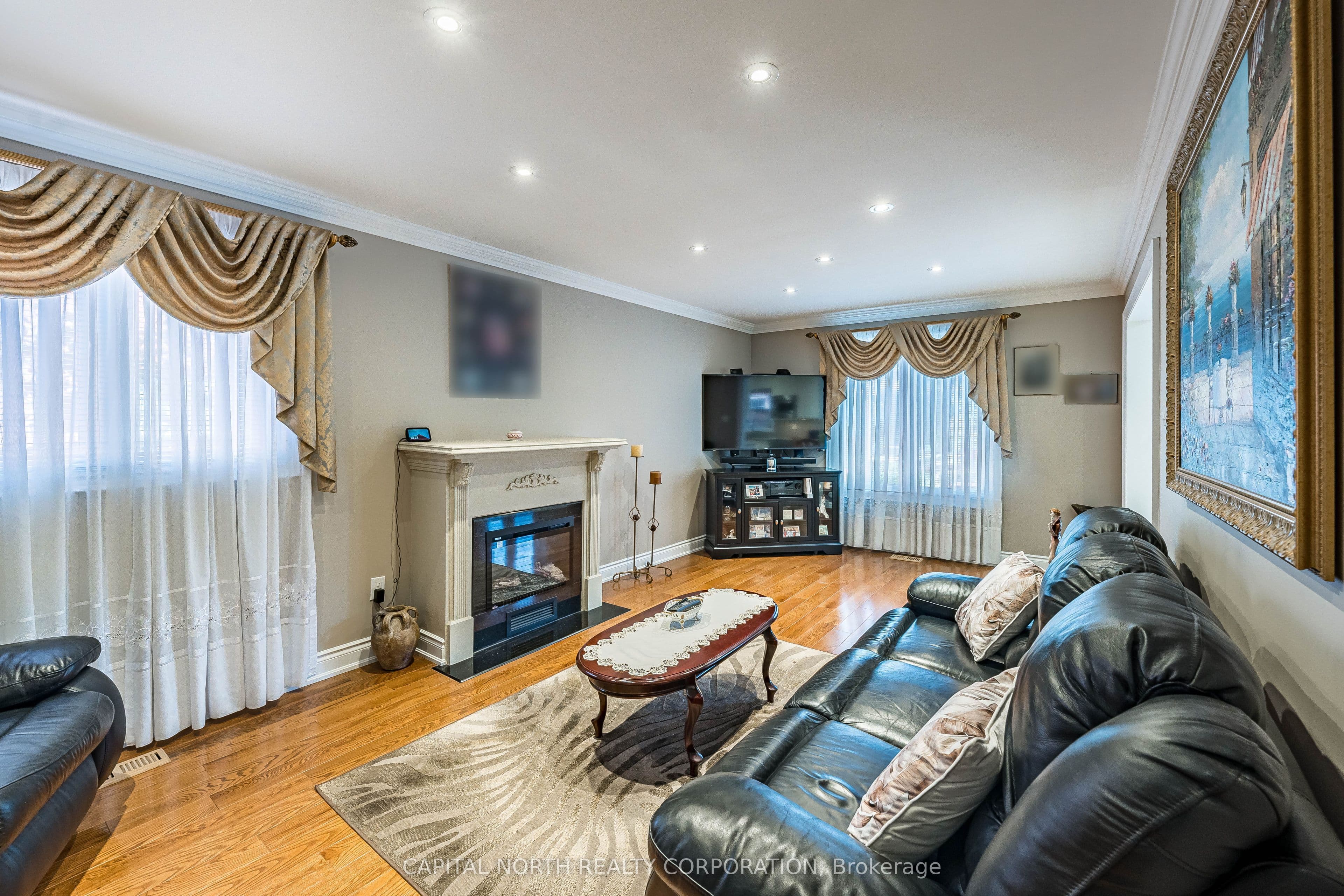 11 Pembrook Street, Caledon, ON L7E 1L8