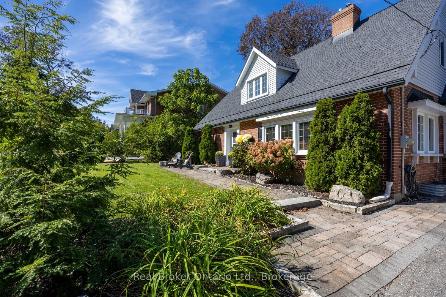 18 Concession Street W, Clarington, ON L1C 1Y5