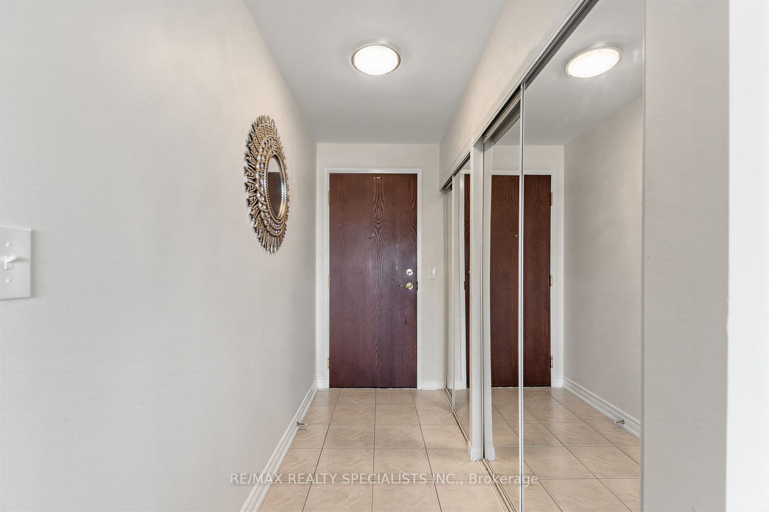 2585 Erin Centre Boulevard 1005, Mississauga, ON L5M 6Z7