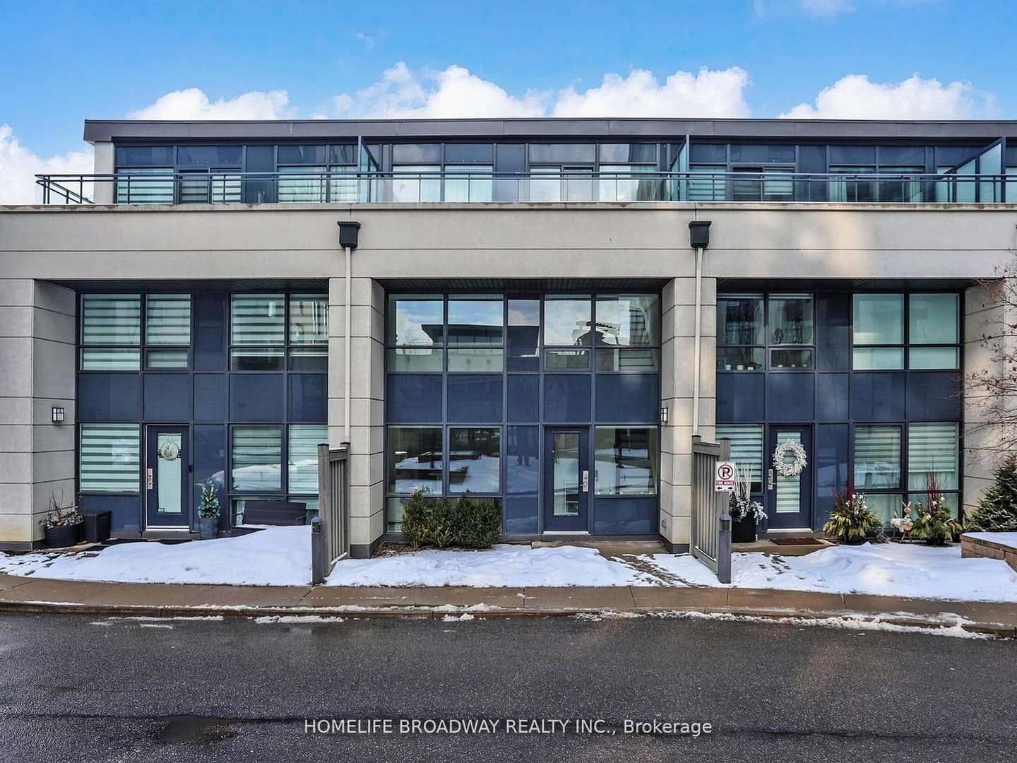 24 Woodstream Boulevard 112, Vaughan, ON L4L 8C4