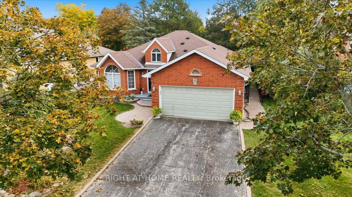 5 St John's Court, Uxbridge, ON L9P 1M3
