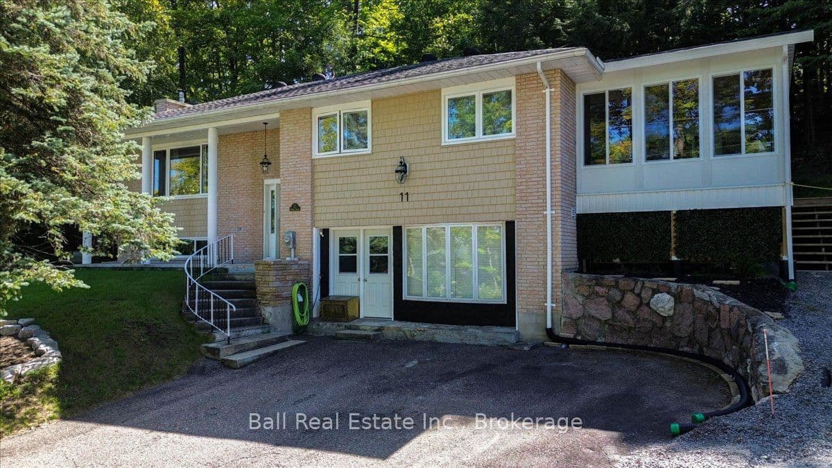 11 Ridge Road, Bancroft, ON K0L 1C0