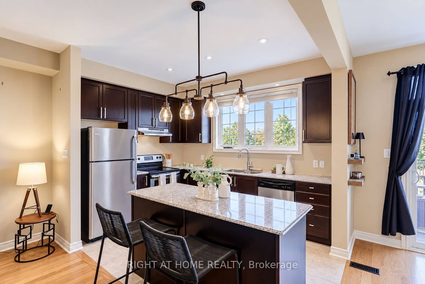 27 Fallis Crescent, Caledon, ON L7C 3R5