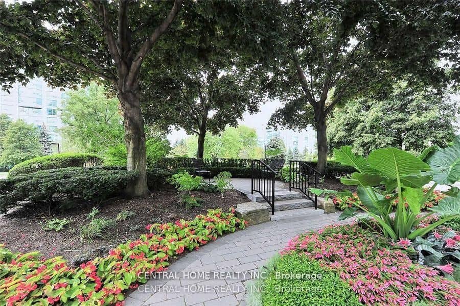 7825 Bayview Avenue 502, Markham, ON L3T 7N2