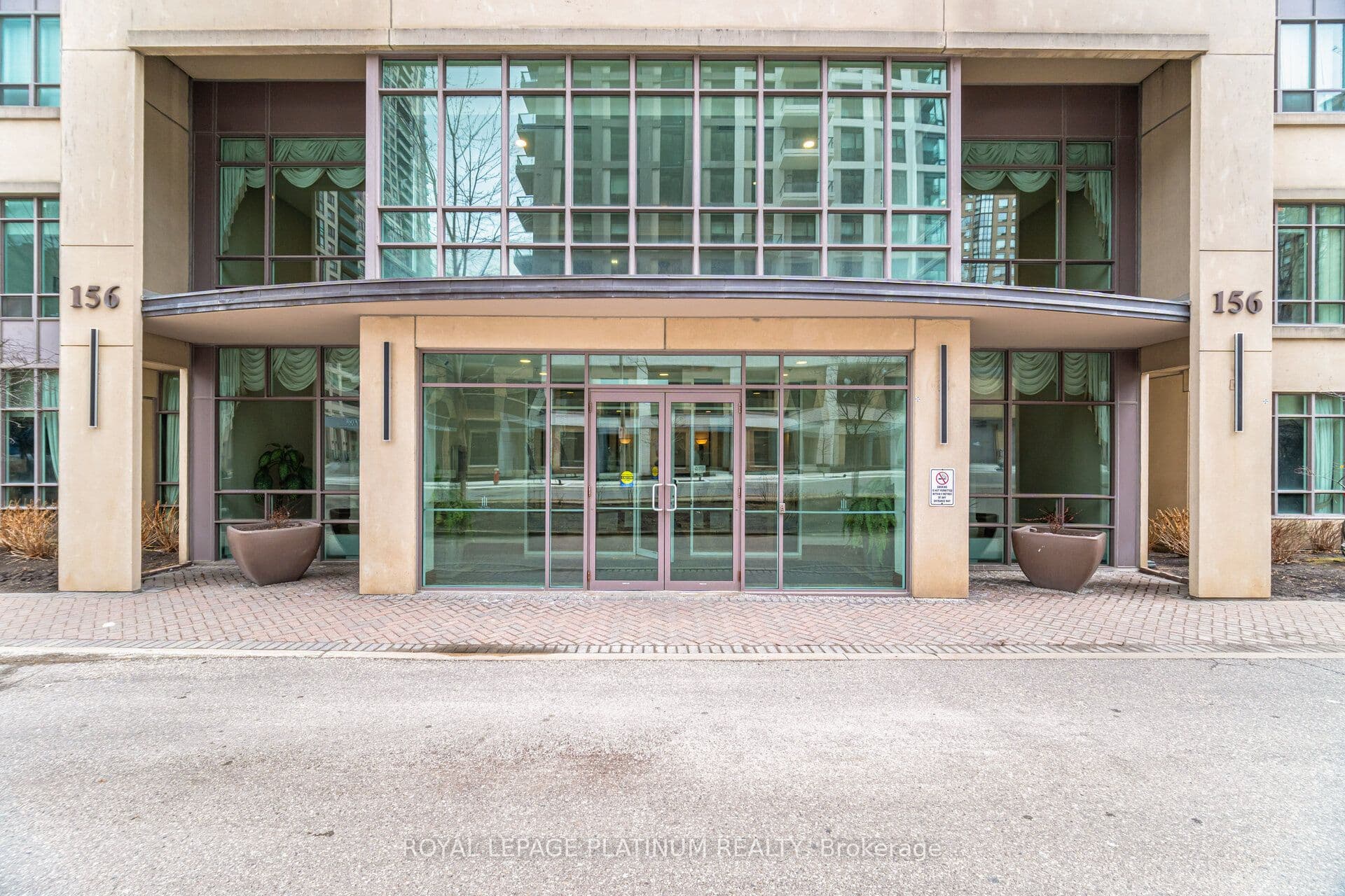 156 Enfield Place 703, Mississauga, ON L5B 4L8
