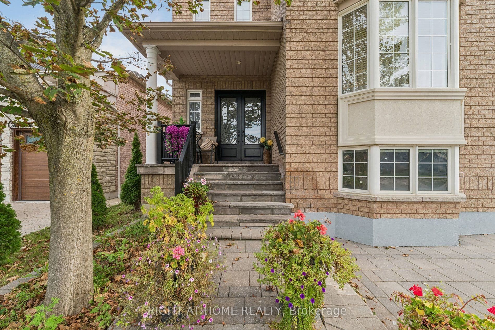 13 Weston Crescent, Ajax, ON L1T 0C7