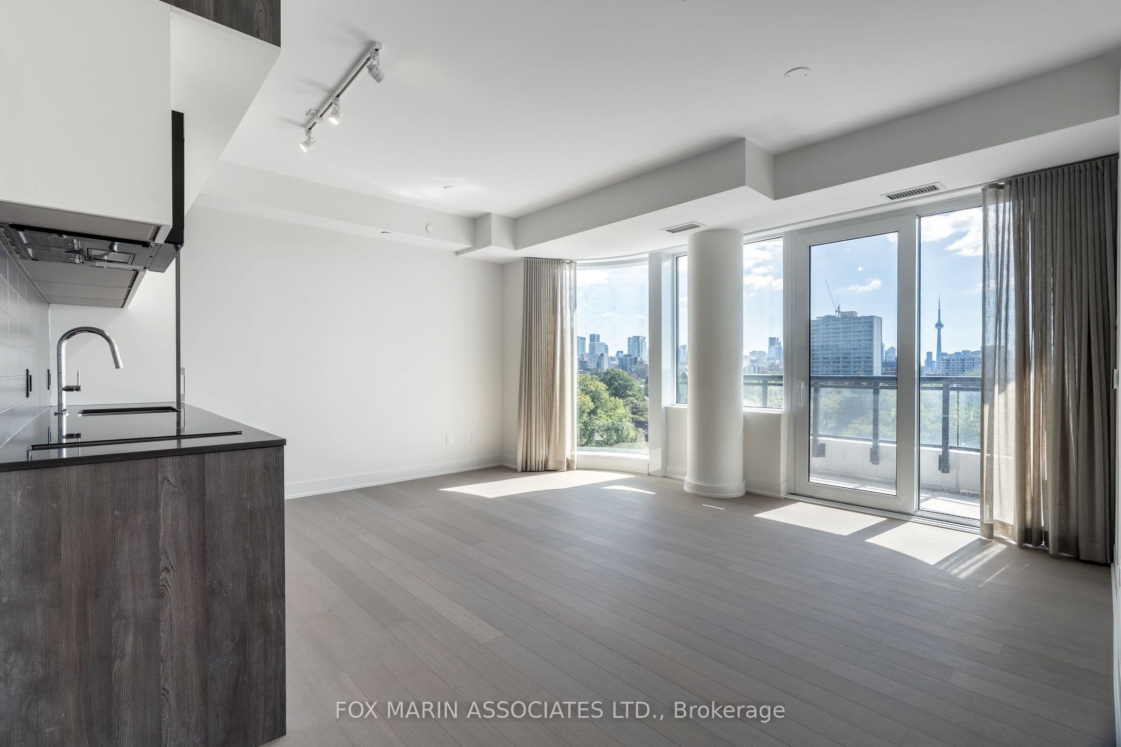322 Dupont Street 801, Toronto, ON M5R 0E3