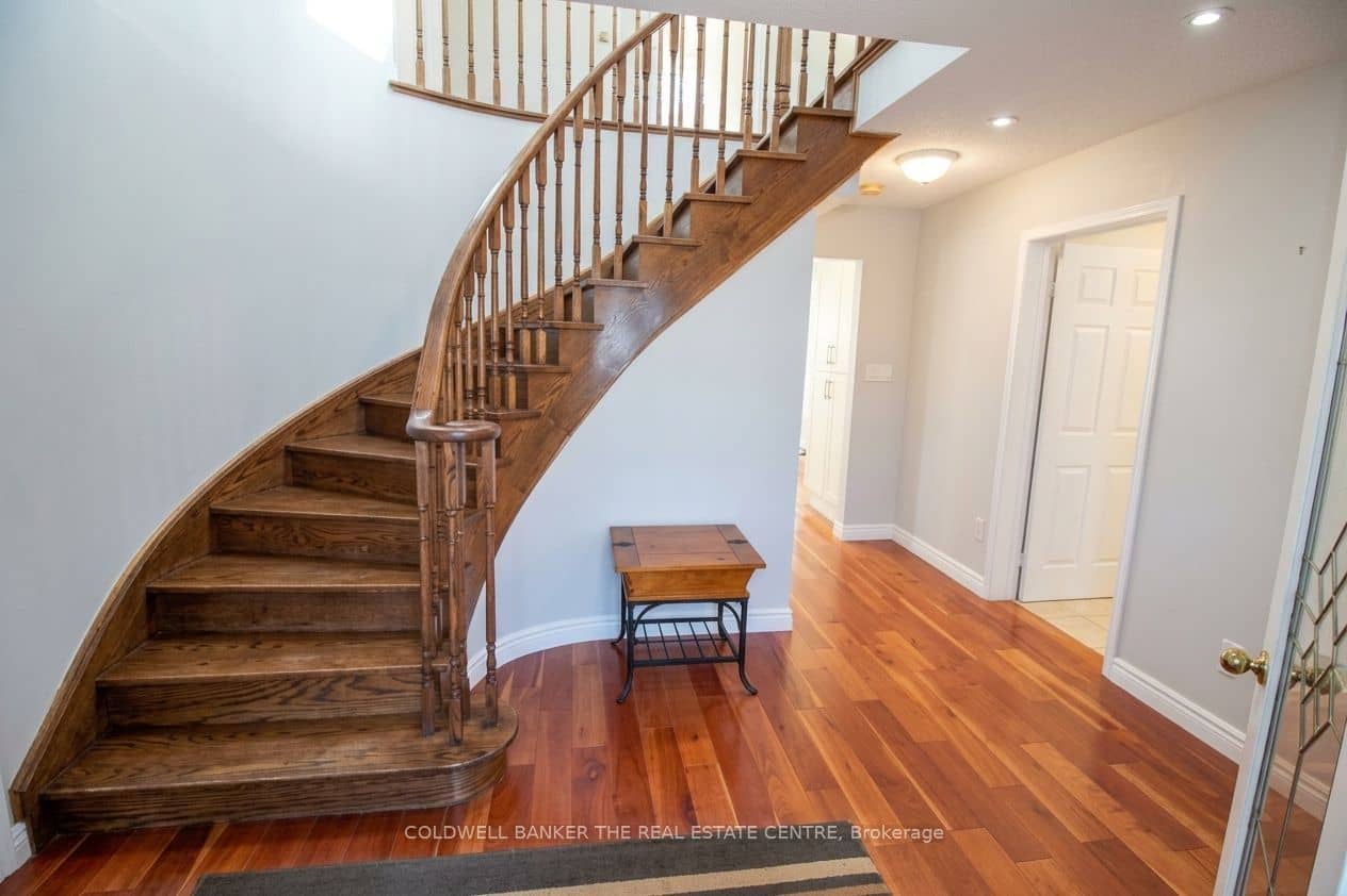 11 Ramsden Crescent, East Gwillimbury, ON L0G 1V0