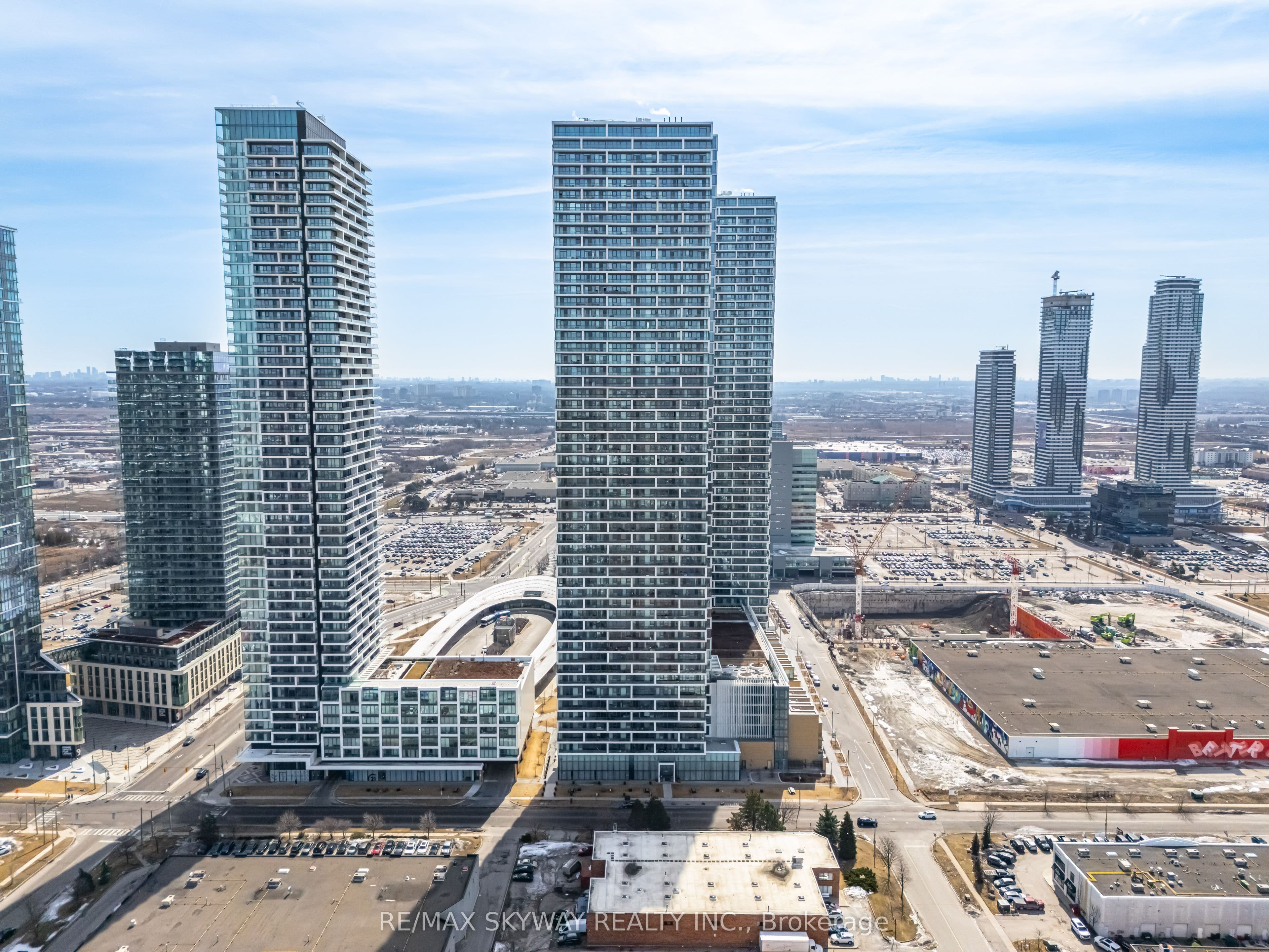 898 Portage Parkway 5605, Vaughan, ON L4K 0J6