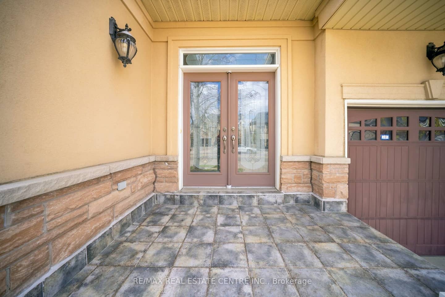 10 Eiffel Boulevard, Brampton, ON L6P 1V9