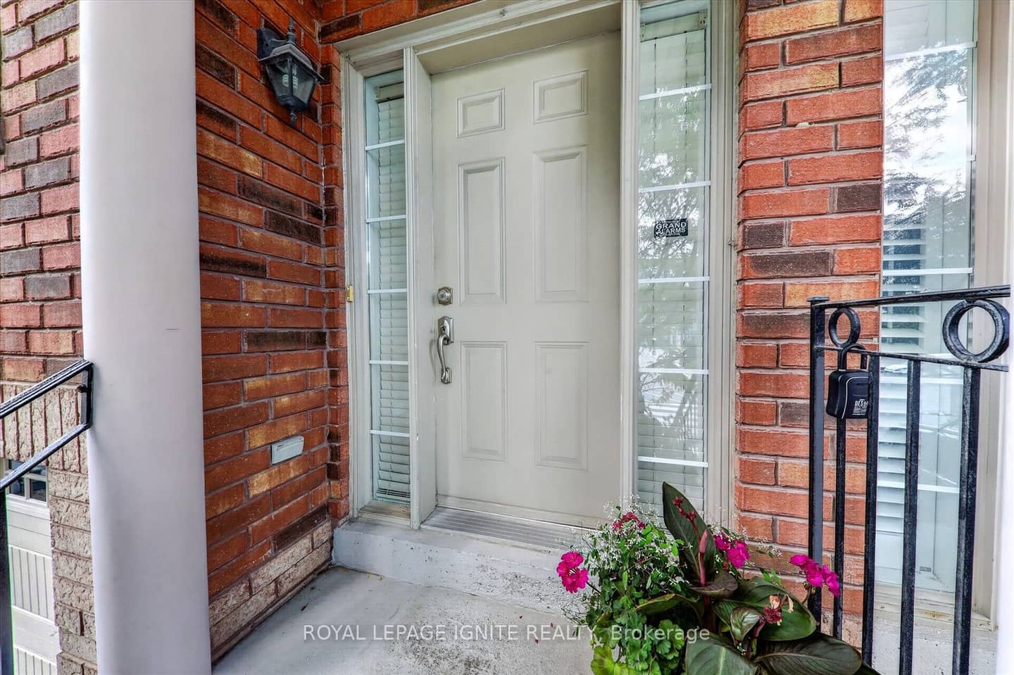 8032 Kipling Avenue 9, Vaughan, ON L4L 2A1