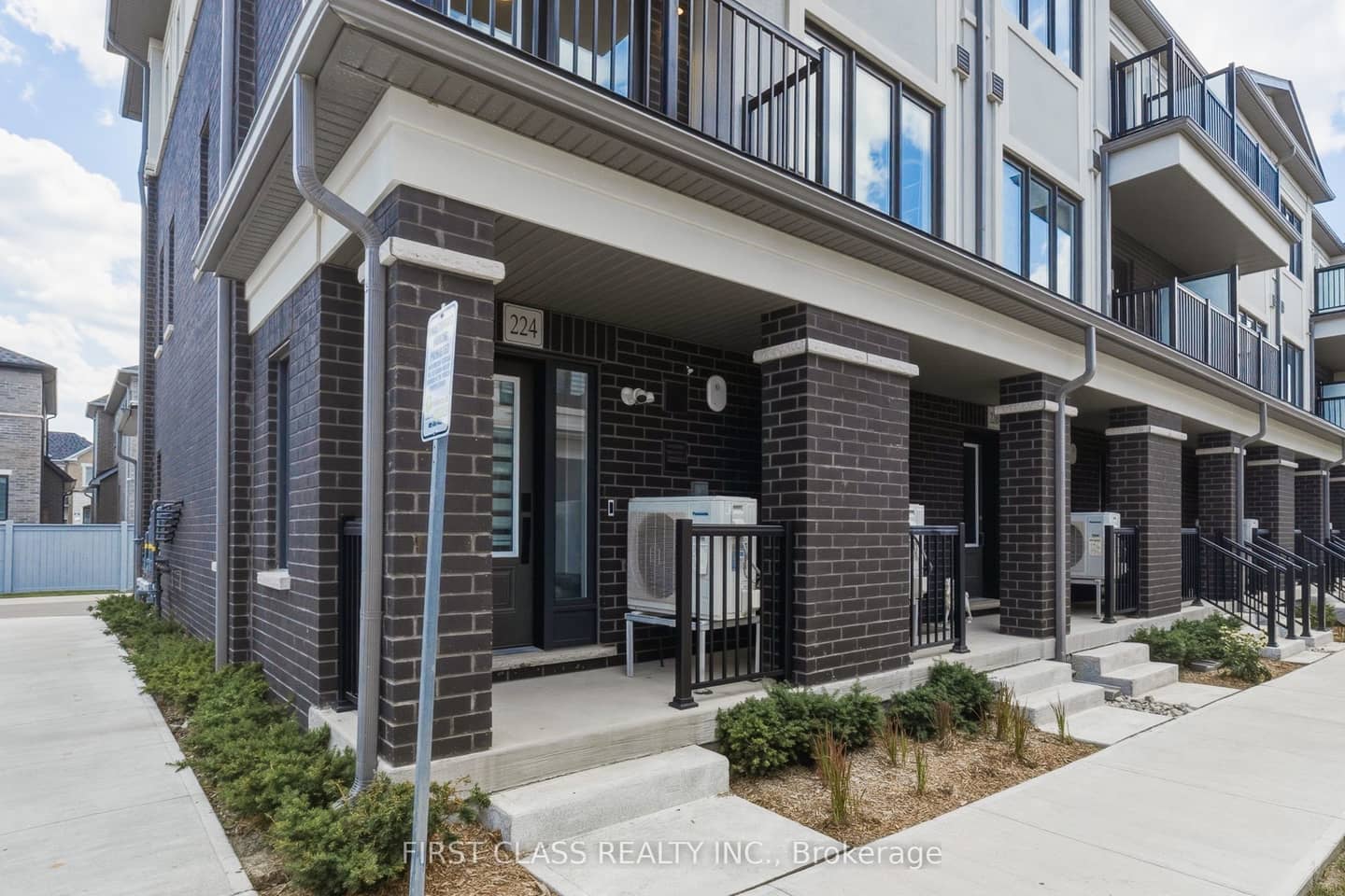 224 Matawin Lane, Richmond Hill, ON L4B 0H8