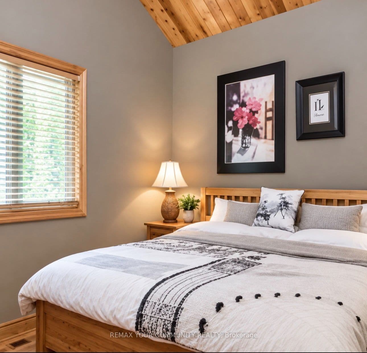 2039 BEAVER DAM Road, Severn, ON L3V 1E0