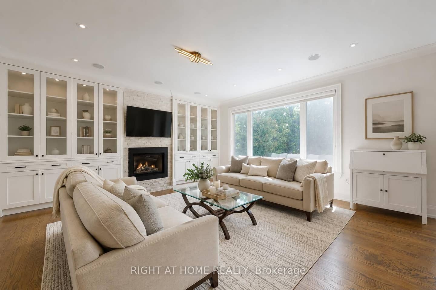 490 Orchard Drive, Oakville, ON L6K 1P1