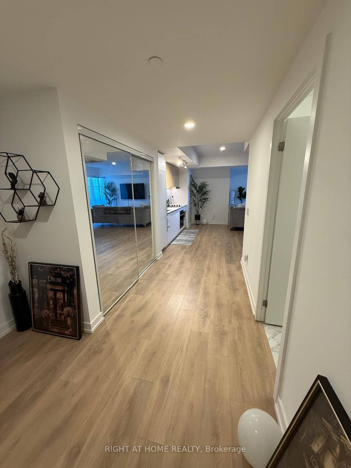 1100 Sheppard Avenue W 905, Toronto, ON M3K 0E4