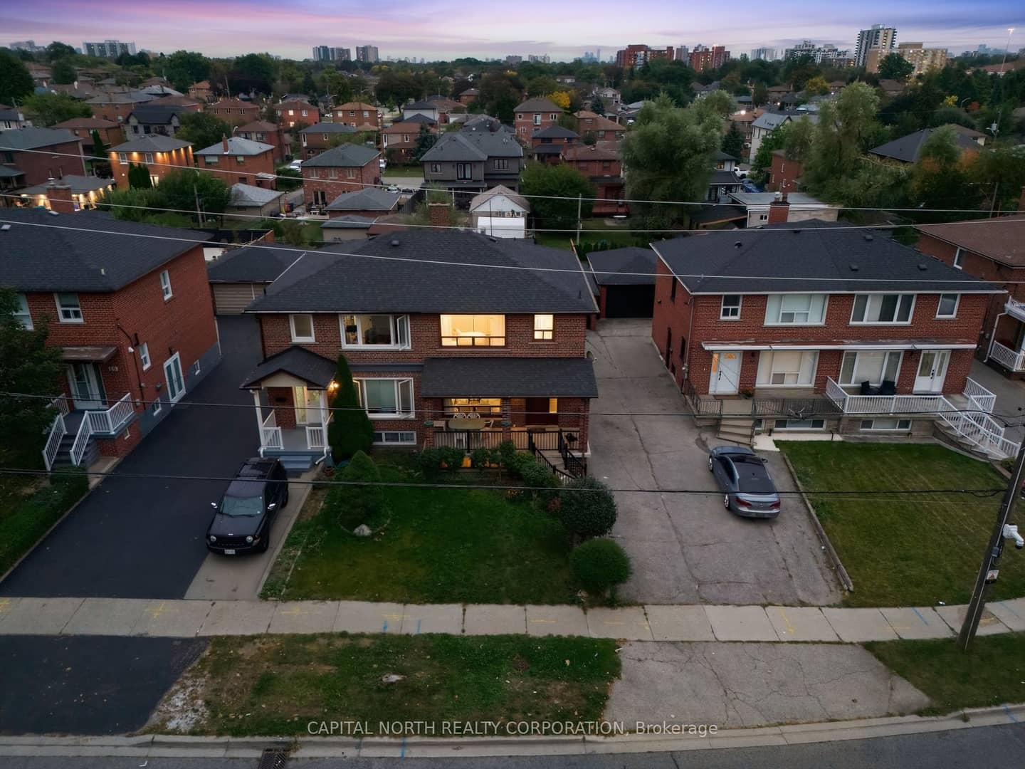 65 Falstaff Avenue, Toronto, ON M6L 2E2