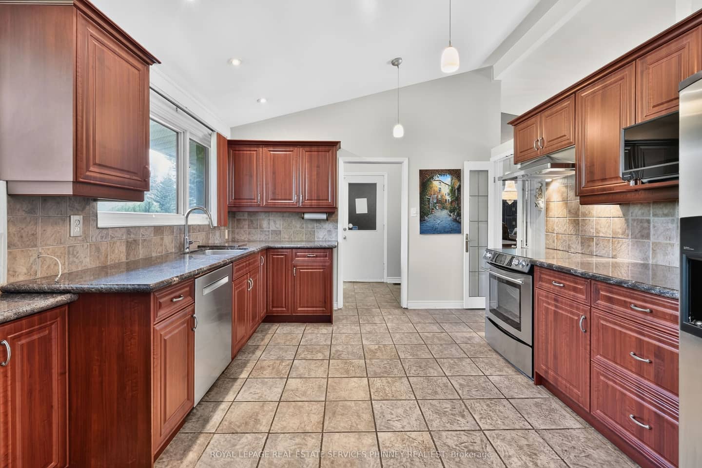 974 Owenwood Drive, Mississauga, ON L5H 3J2
