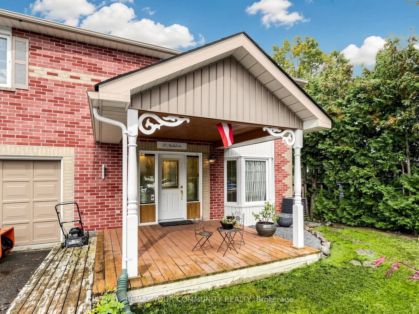 27 Mitchell Avenue, Whitchurch-Stouffville, ON L4A 7X3