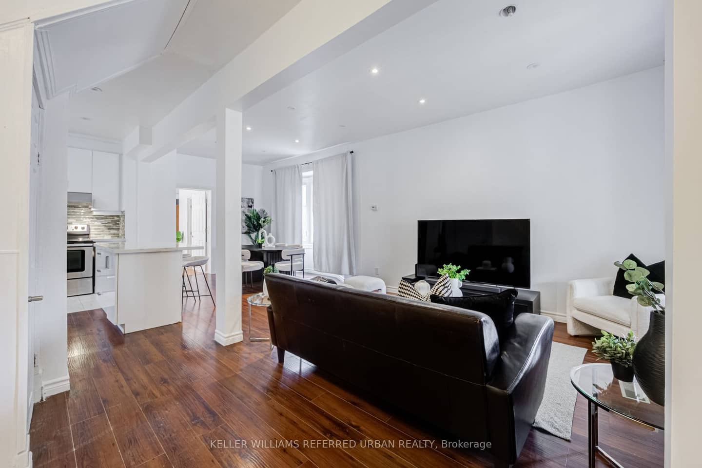 107 Twenty Fourth Street, Toronto, ON M8V 3N7
