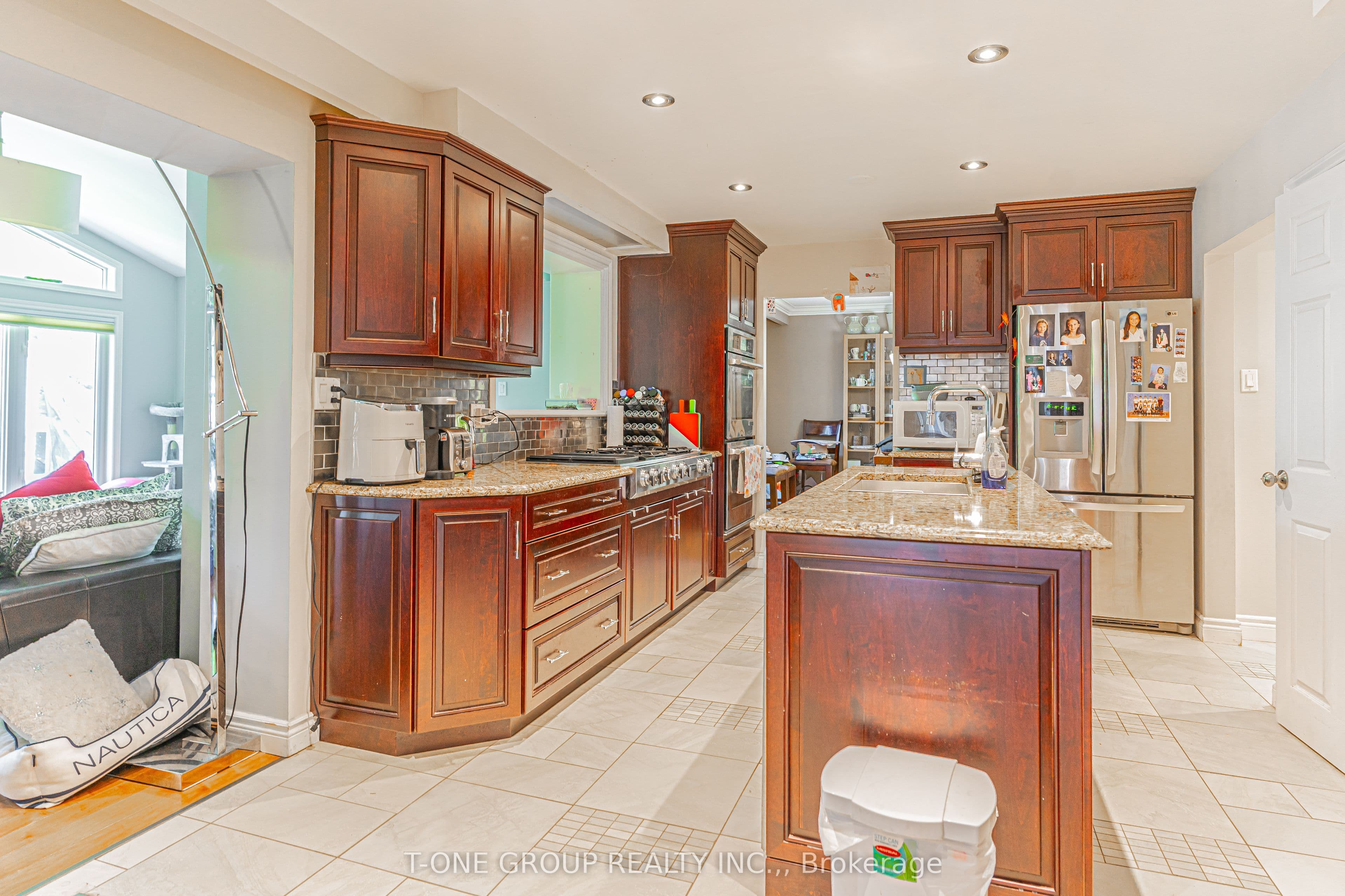 16 Knotty Pine Trail, Markham, ON L3T 3W4