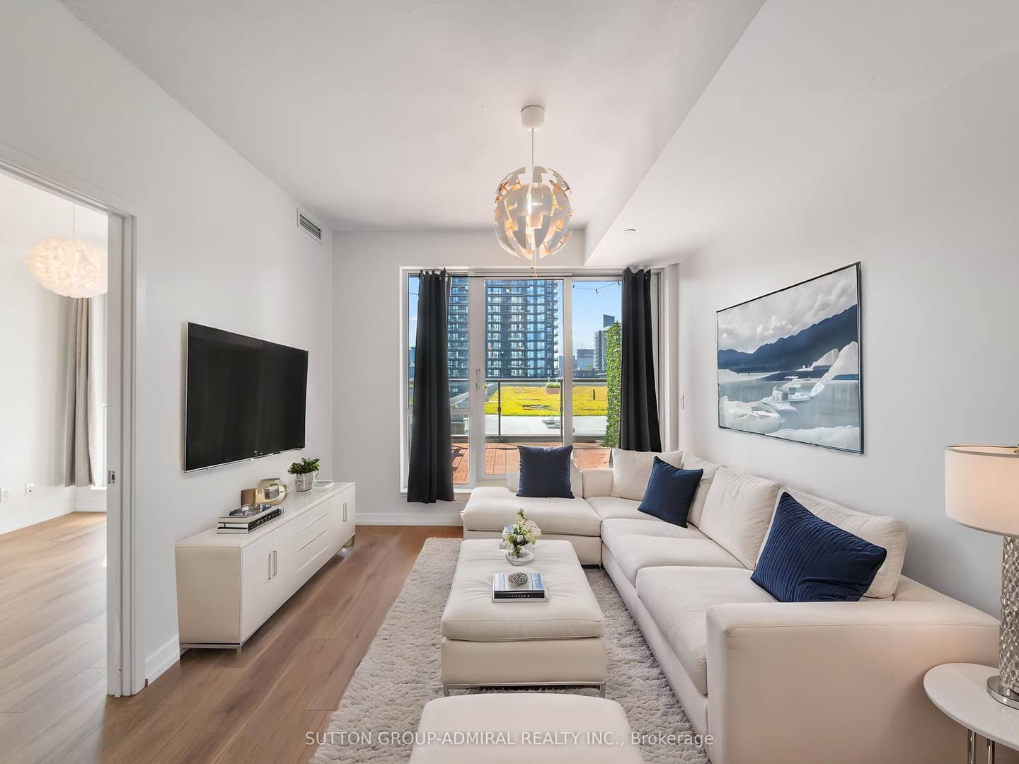 170 Sumach Street 907, Toronto, ON M5A 0C3