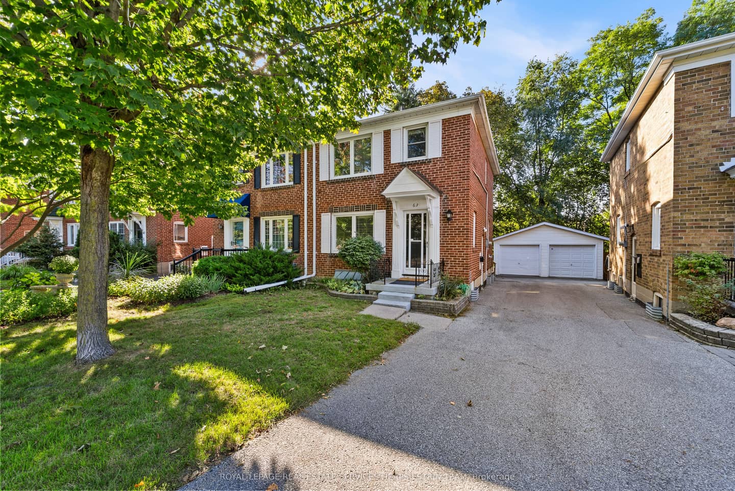 63 Thursfield Crescent, Toronto, ON M4G 2N4