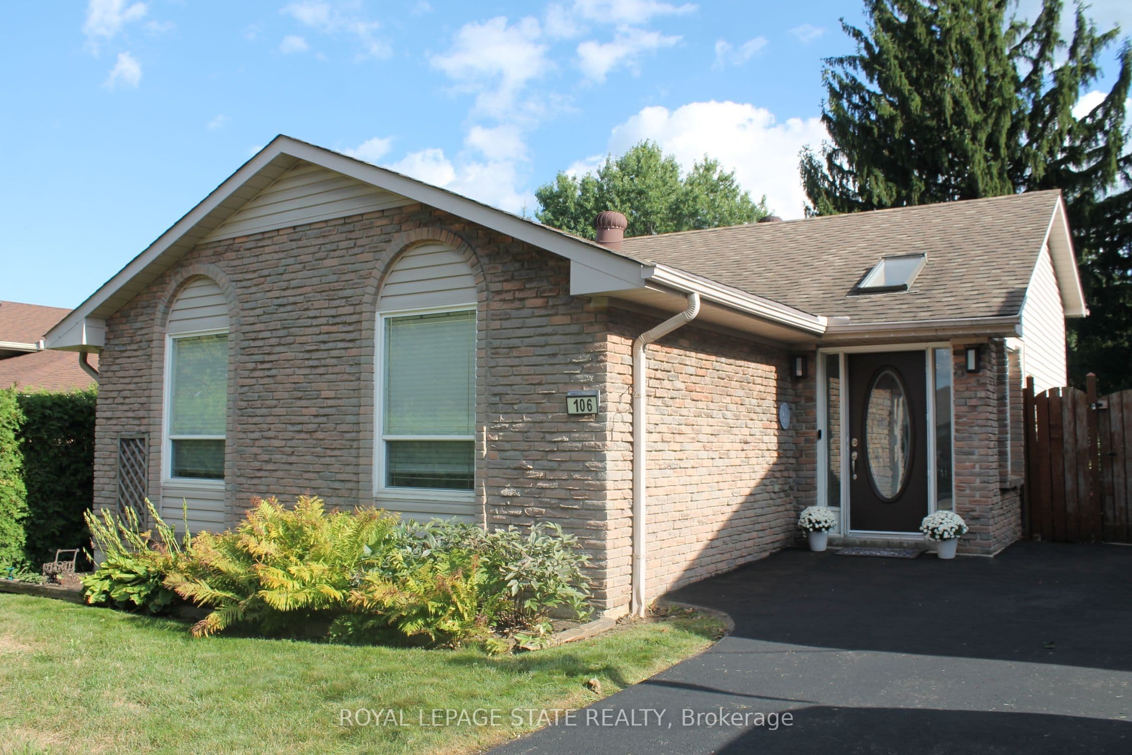 106 Appleford Road, Hamilton, ON L9C 6B8