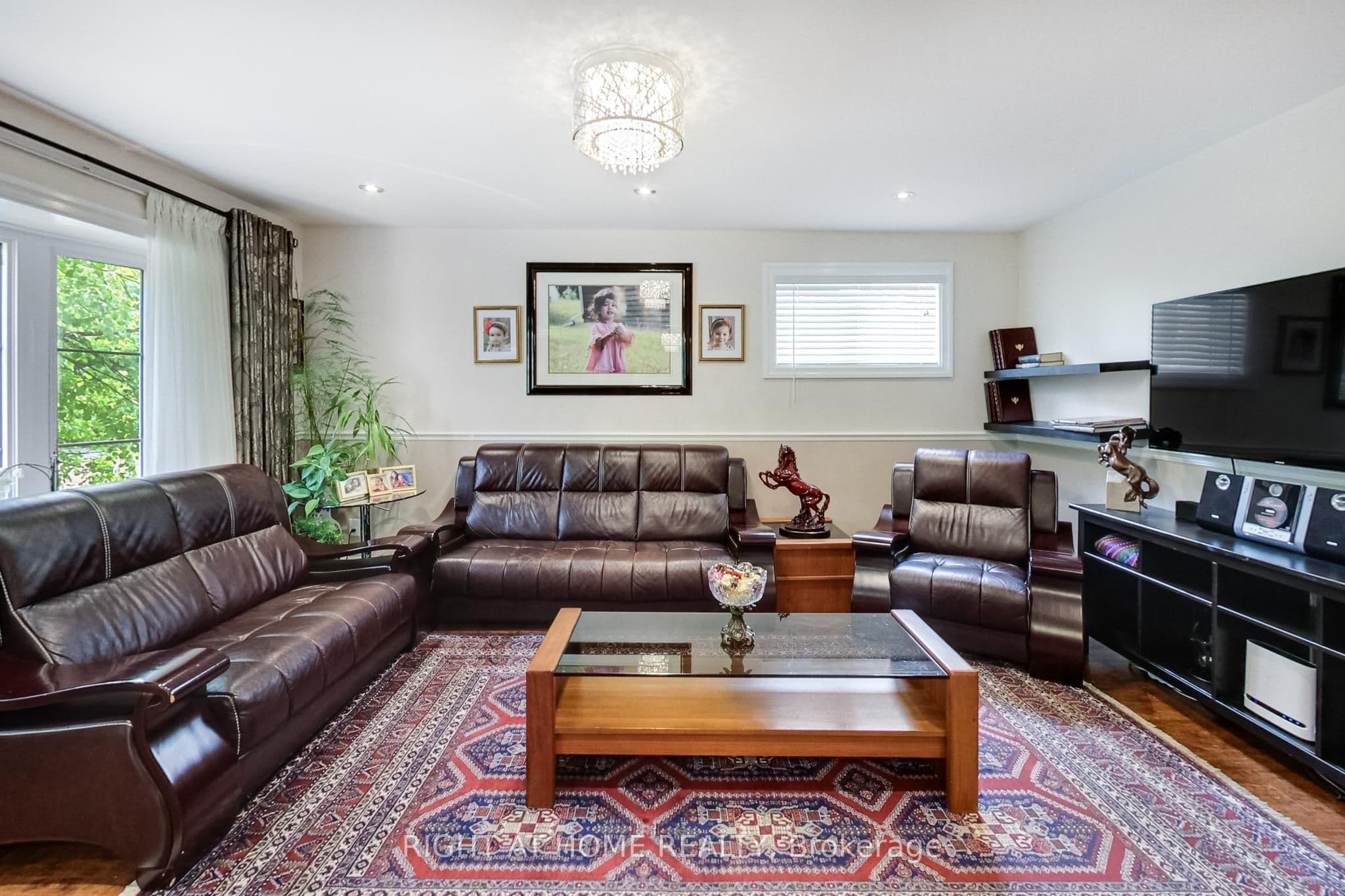 8 Suraty Avenue, Toronto, ON M1P 4E1