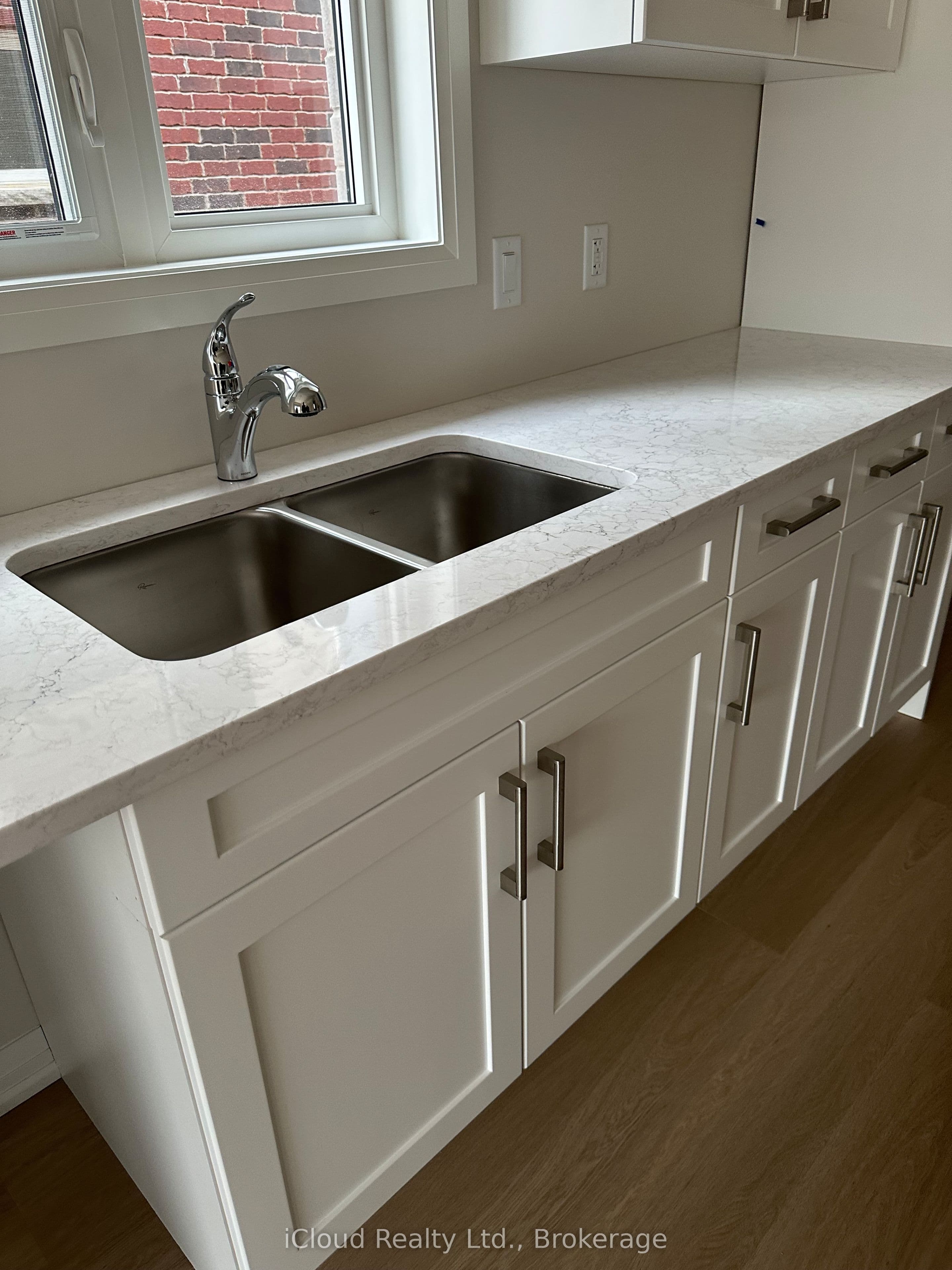 5 Wilson Court, Thorold, ON L2V 4Z8