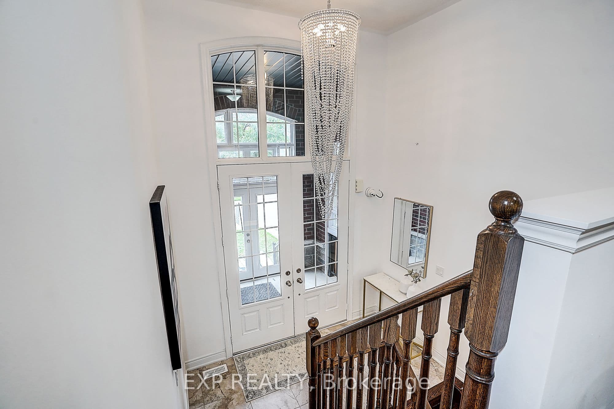 574 Sweetwater Crescent, Newmarket, ON L3X 0H6