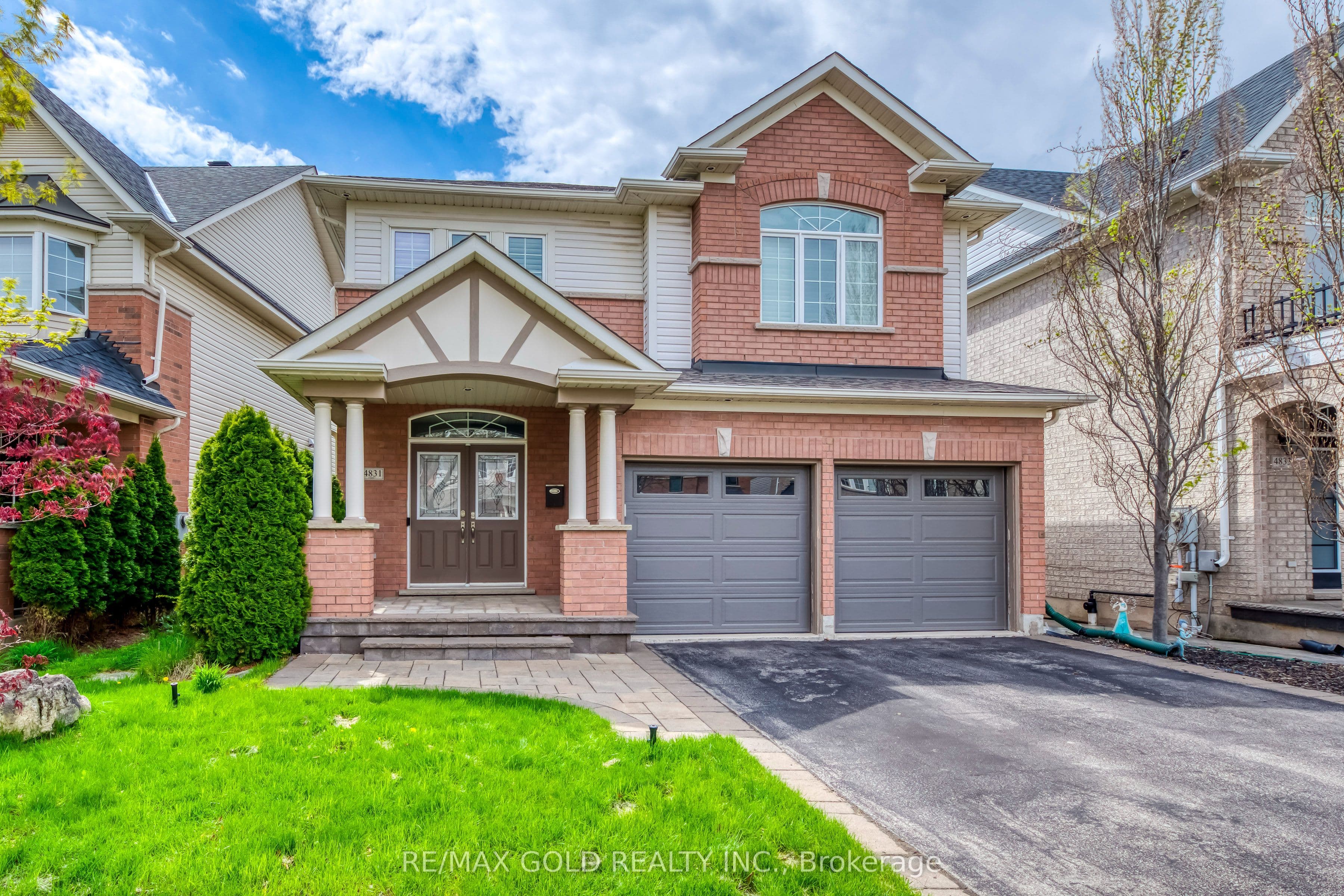 4831 Columbus Drive, Burlington, ON L7M 0J4
