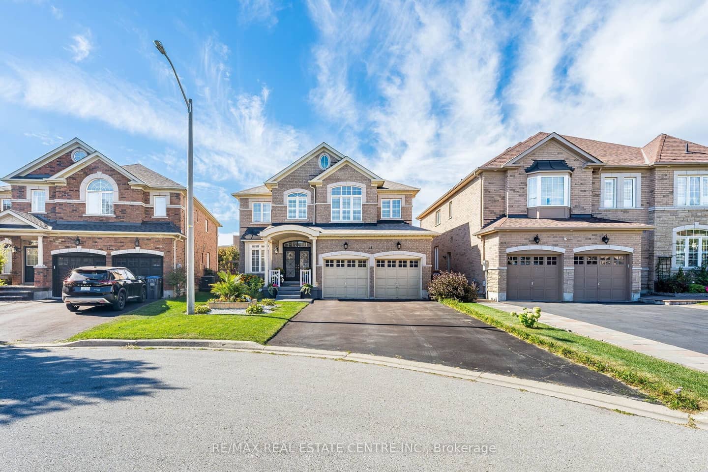 14 Morenci Court, Brampton, ON L6Y 0M4