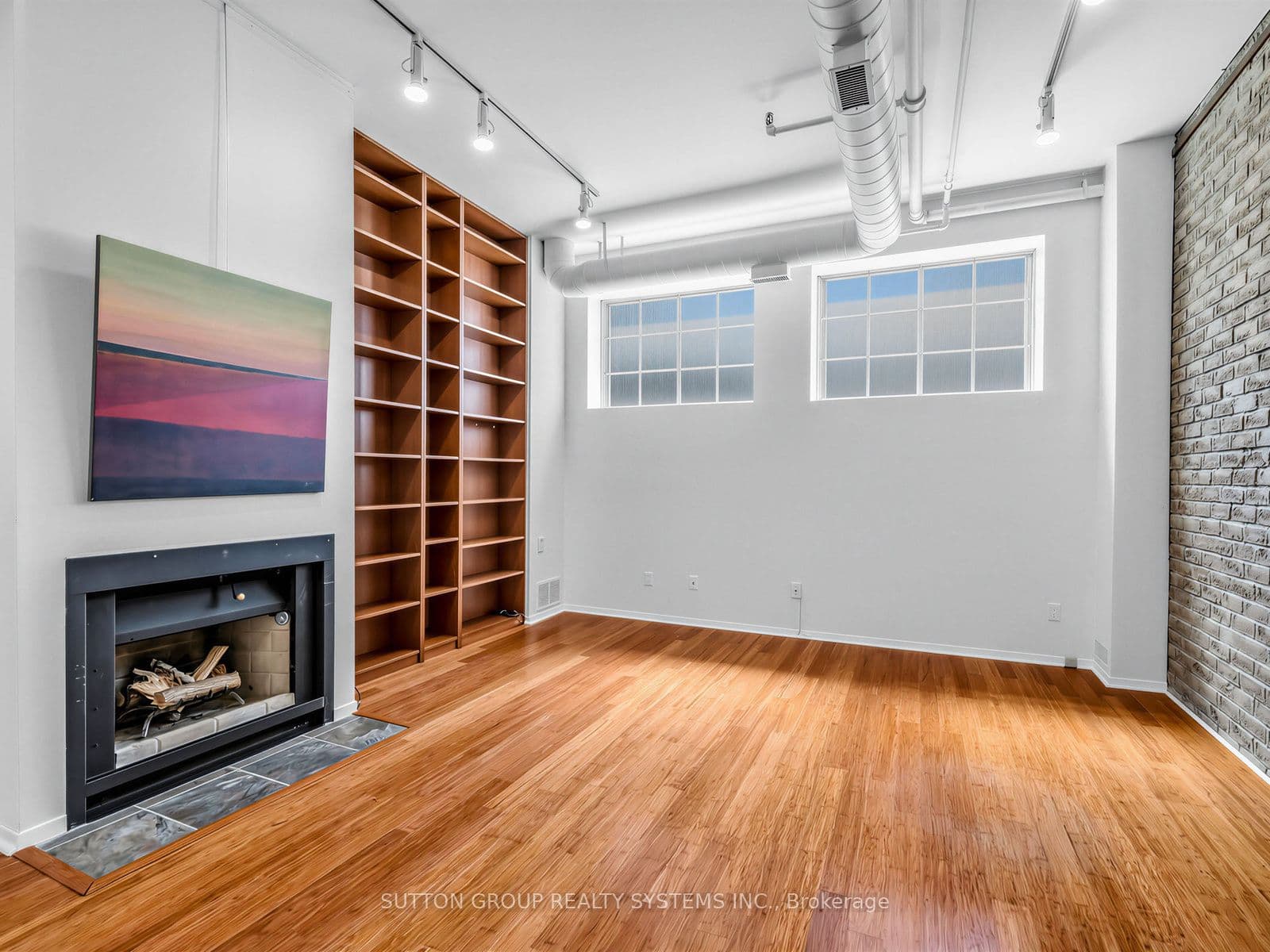 6 Bartlett Avenue W 5, Toronto, ON M6H 3E7