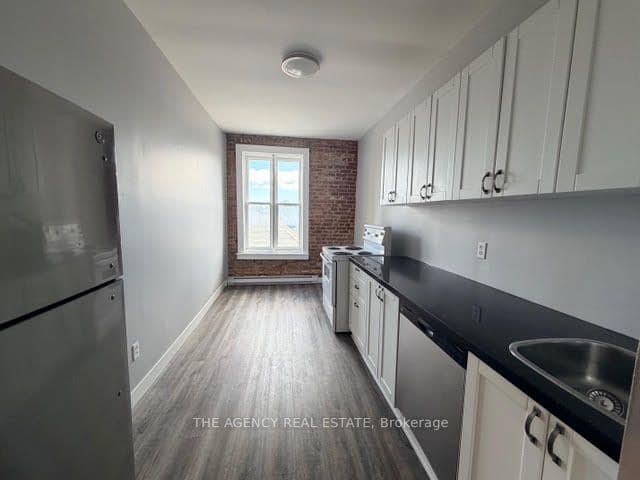 286 Talbot Street 4, St. Thomas, ON N5P 1B4