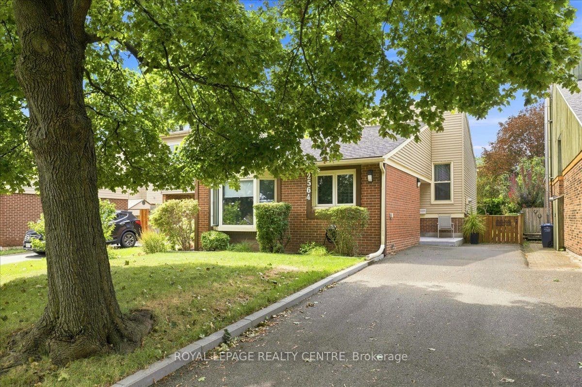 2564 Mainroyal Street, Mississauga, ON L5L 1C9